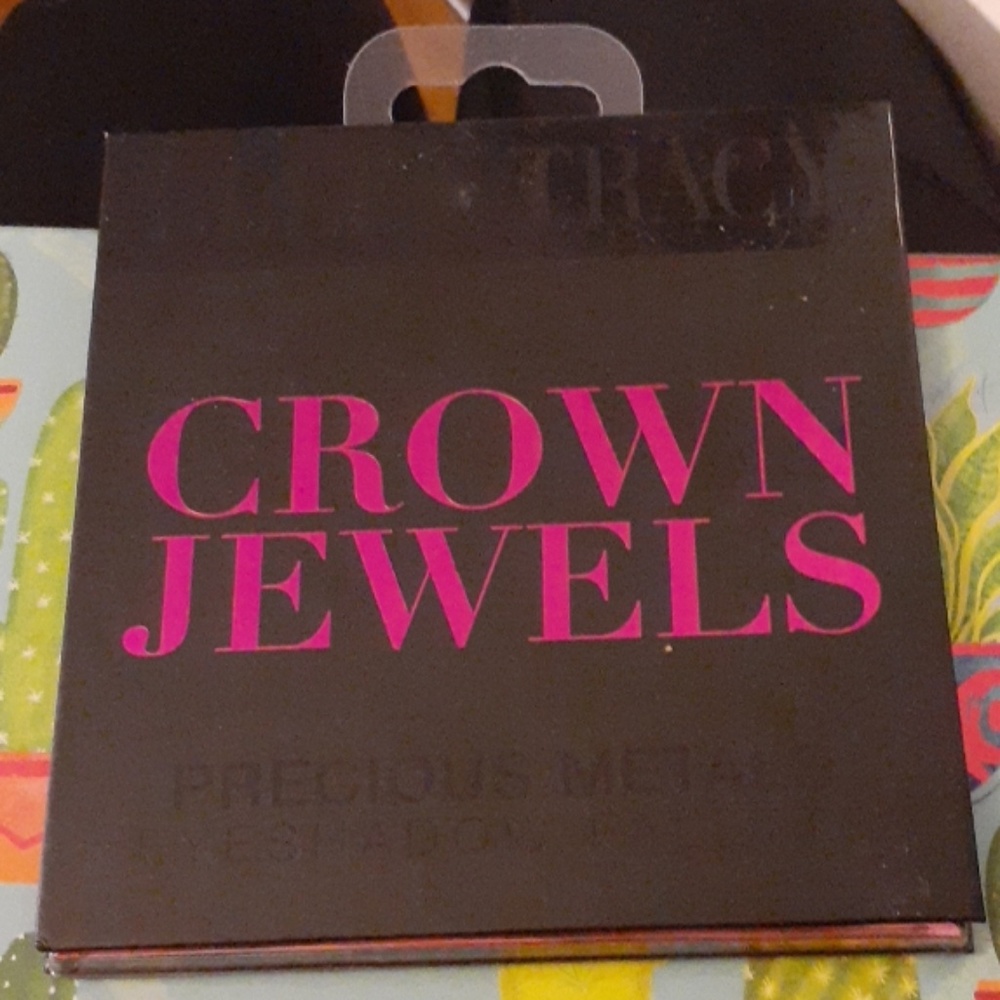 Precious metals eyeshadow palette
